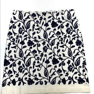 EUC Talbots Petites Embroidered Skirt 10 P